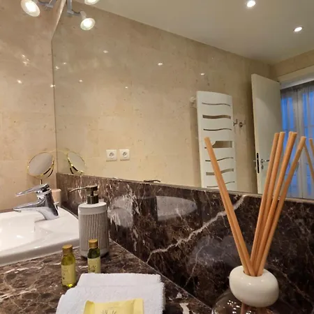 아파트 Chic Parisian Retreat Near Louvre, Cafes & Couture