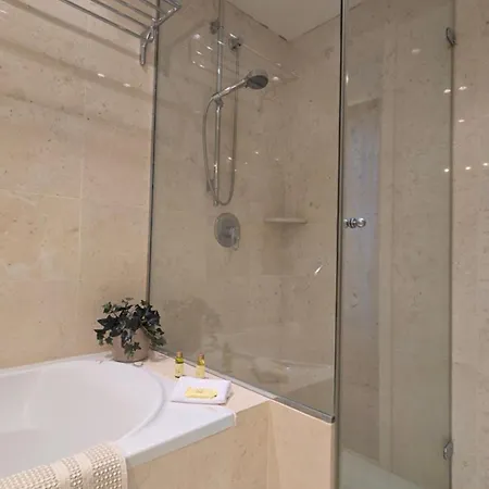 아파트 Chic Parisian Retreat Near Louvre, Cafes & Couture *